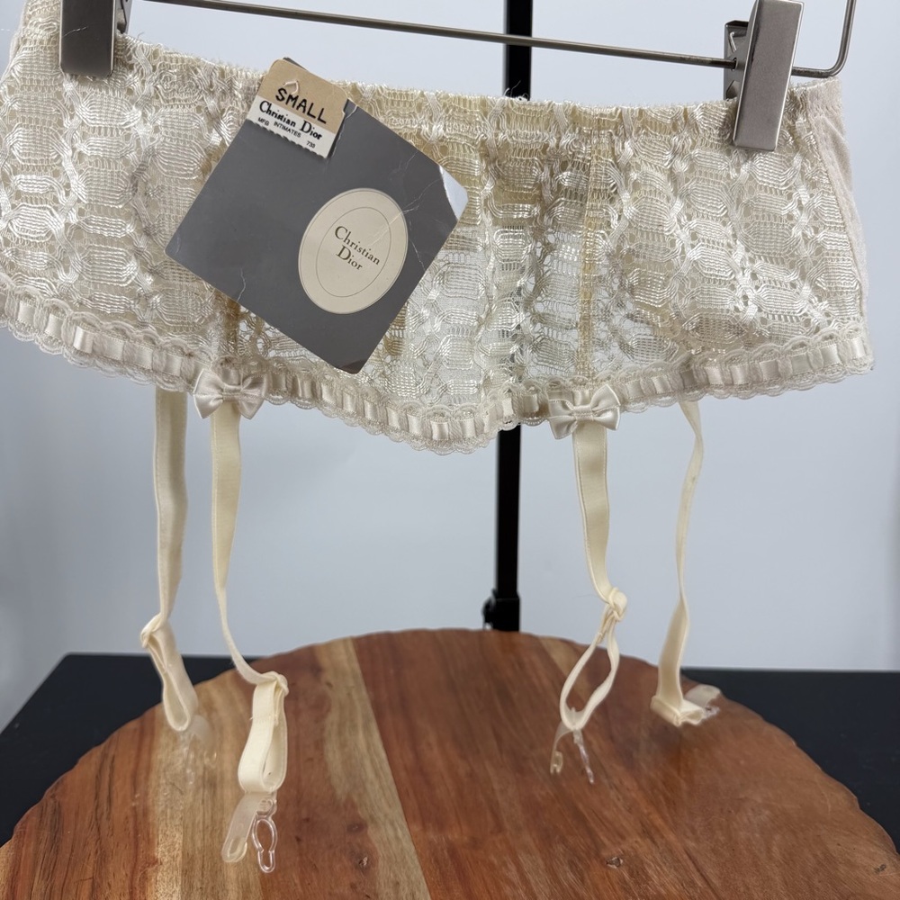 NWT Christian Dior small ivory lace‎ garter belt sz S style 4619 100% Nylon - Picture 2 of 7